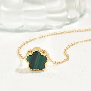Malachite clover pendant necklace